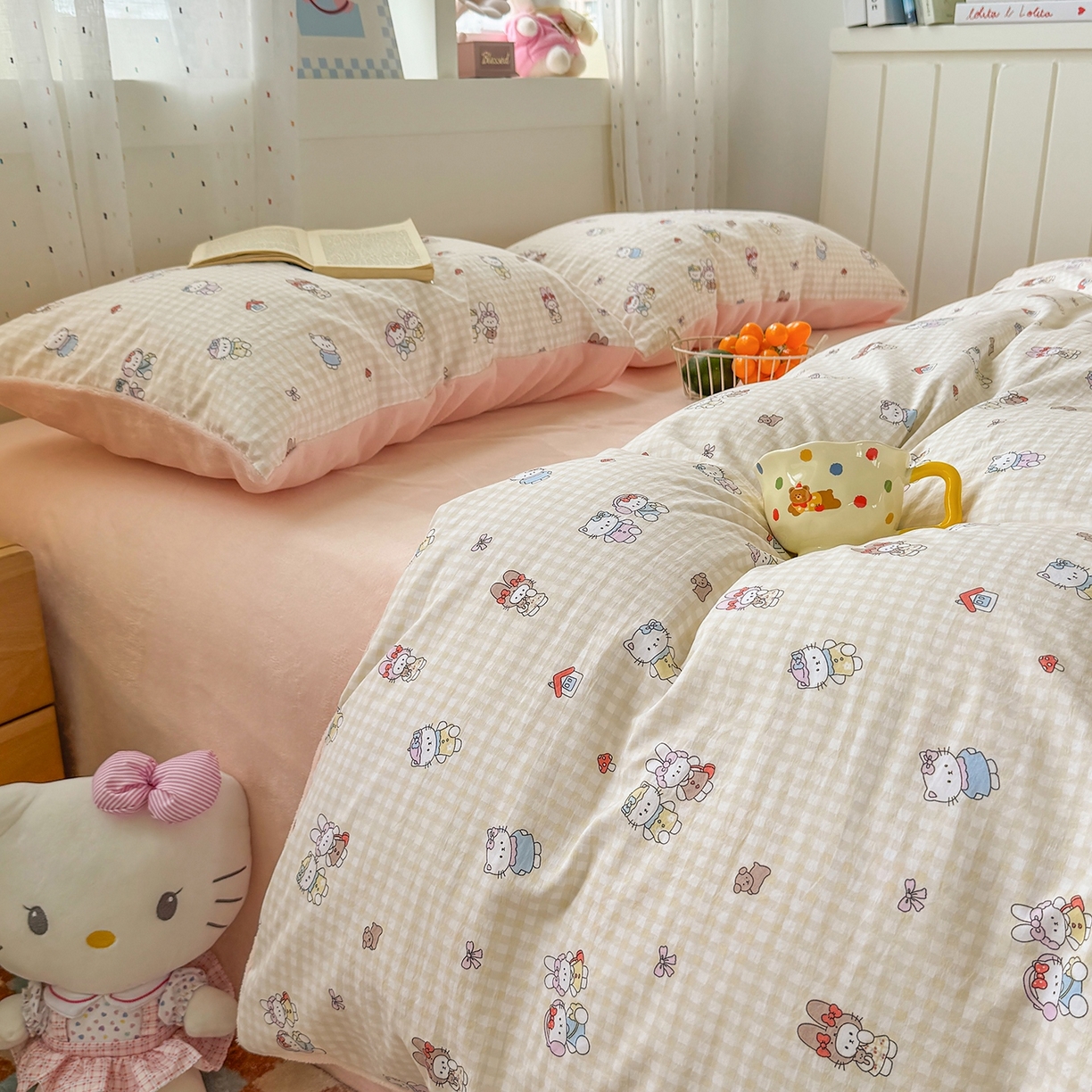 91家纺网 家纺一手货源 找家纺 十一家居 2025年新款A类云斜棉+牛奶绒春秋冬正反两用四件套—星漾系列 星漾-梦幻凯蒂