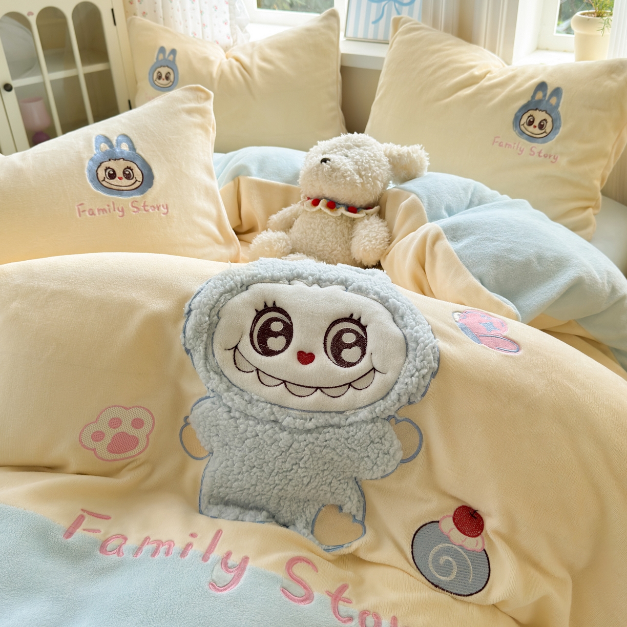 91家纺网 家纺一手货源 找家纺 寐居家纺 2025新款贴布绣高克重牛奶绒四件套 皮皮布布