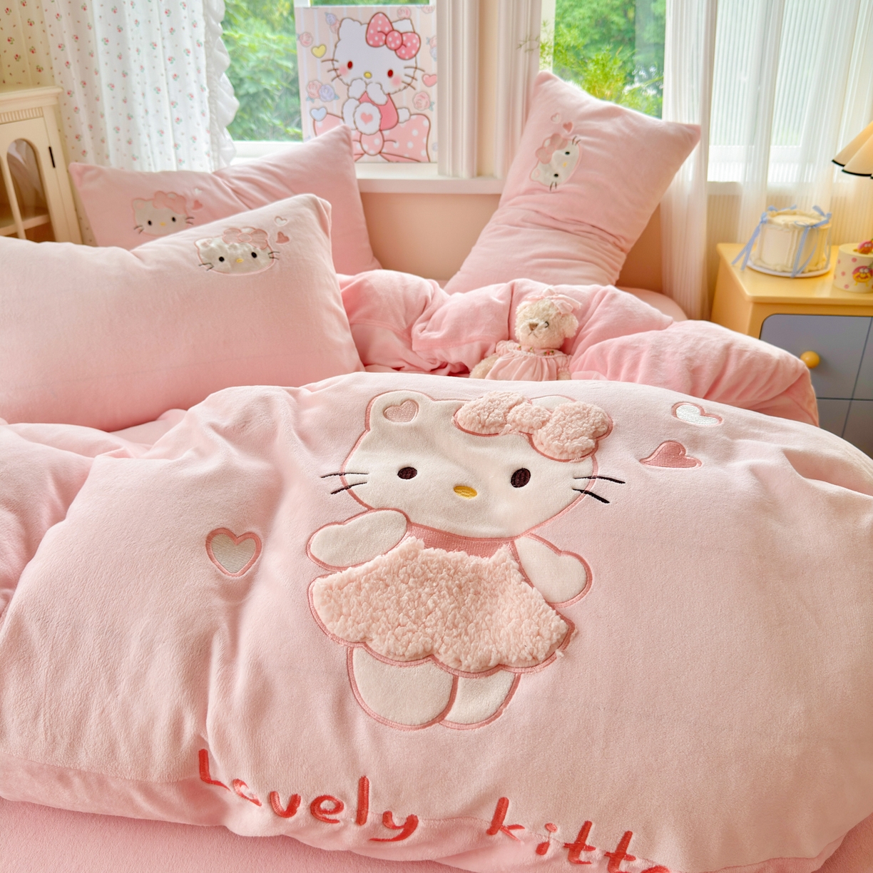 寐居家纺 2025新款贴布绣高克重牛奶绒四件套 粉糯kitty