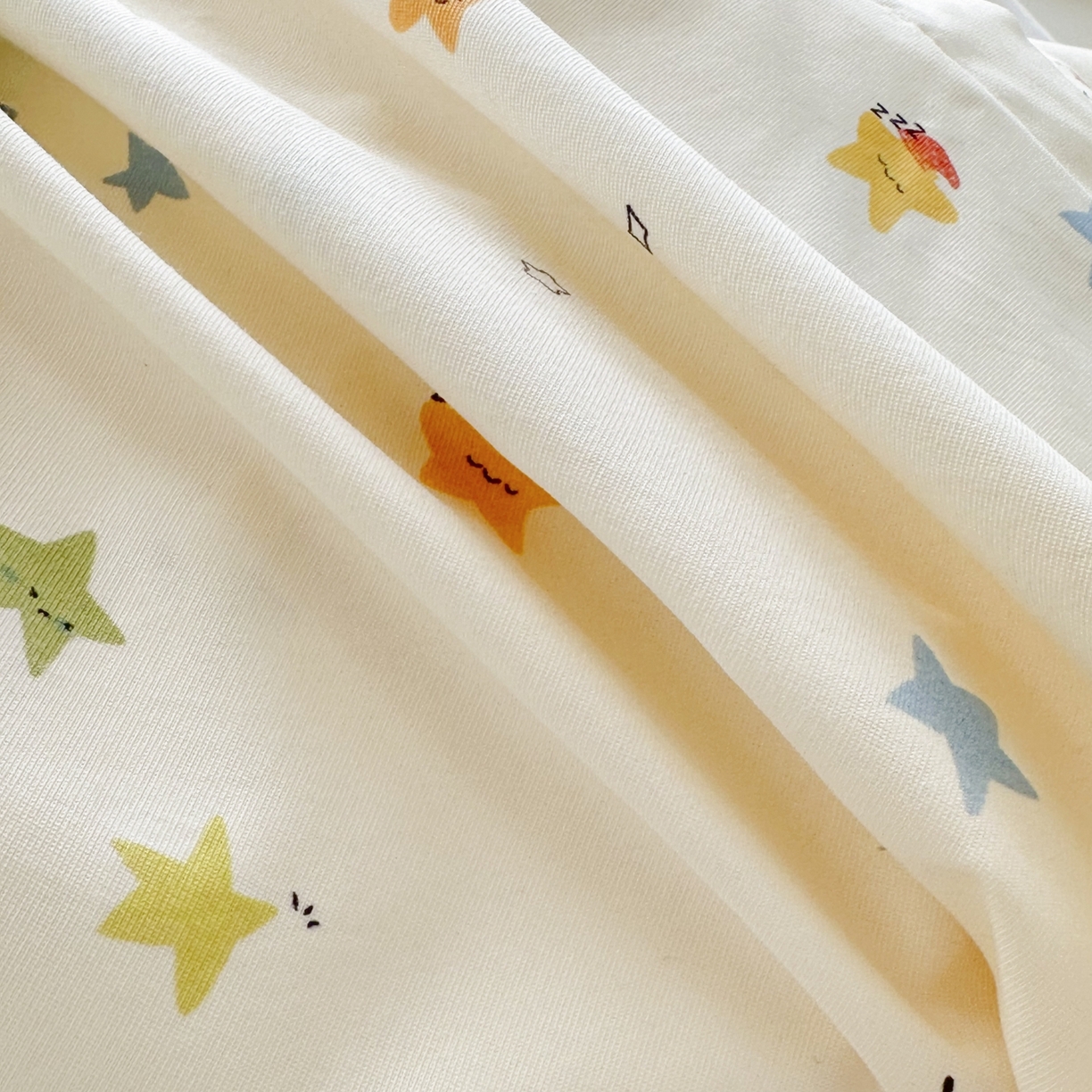 91家纺网 家纺一手货源 找家纺 豪选家纺 2025新款双层纱单层印花防水枕套 星趣小萌友