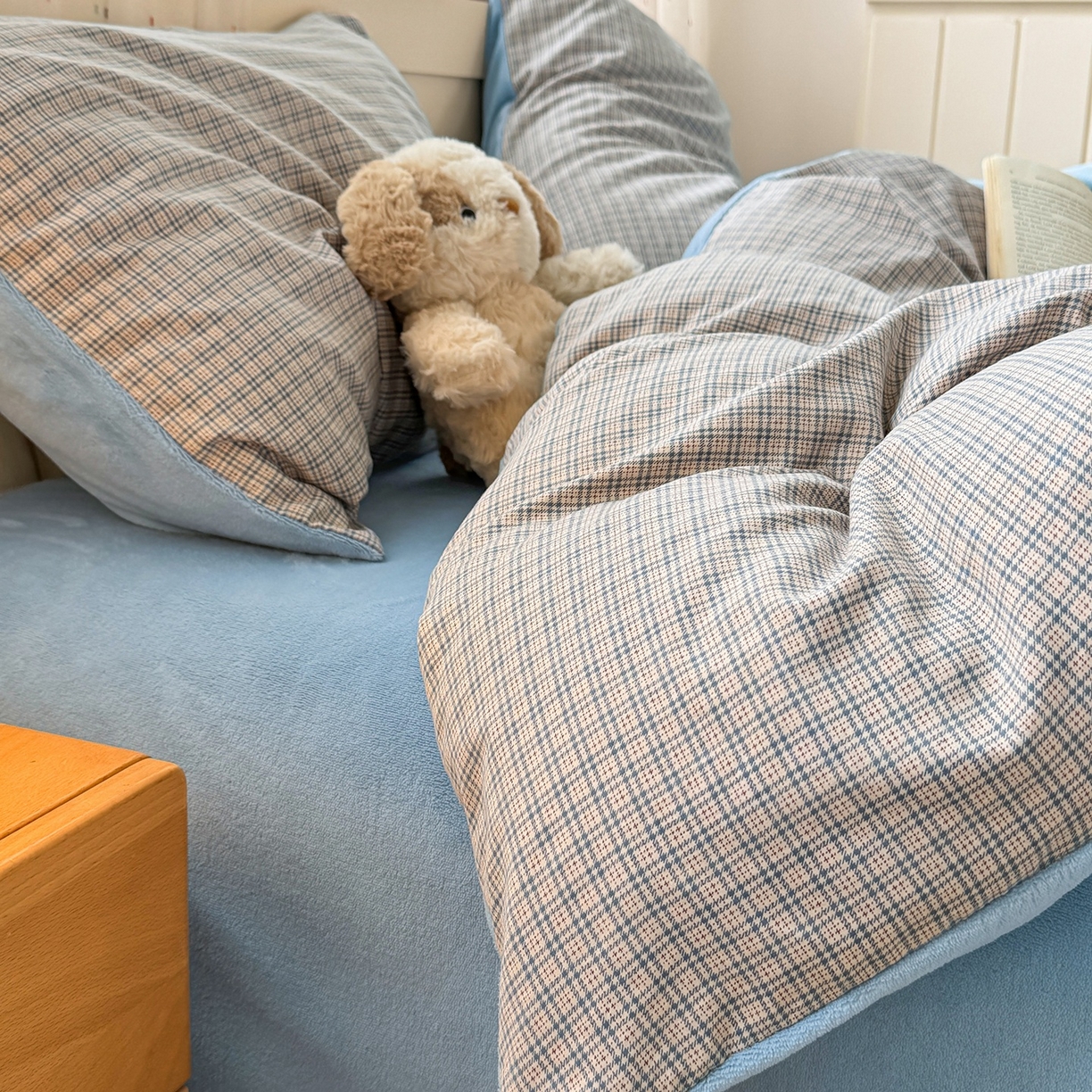 91家纺网 家纺一手货源 找家纺 十一家居 2025年新款A类云斜棉+牛奶绒春秋冬正反两用四件套—星漾系列 星漾-布朗格灰