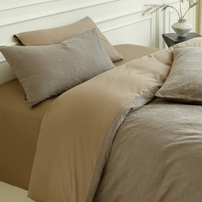 91家纺网 家纺一手货源 找家纺 宜代光年 2025新款厚织全棉大提花系列四件套 西塔-深咖