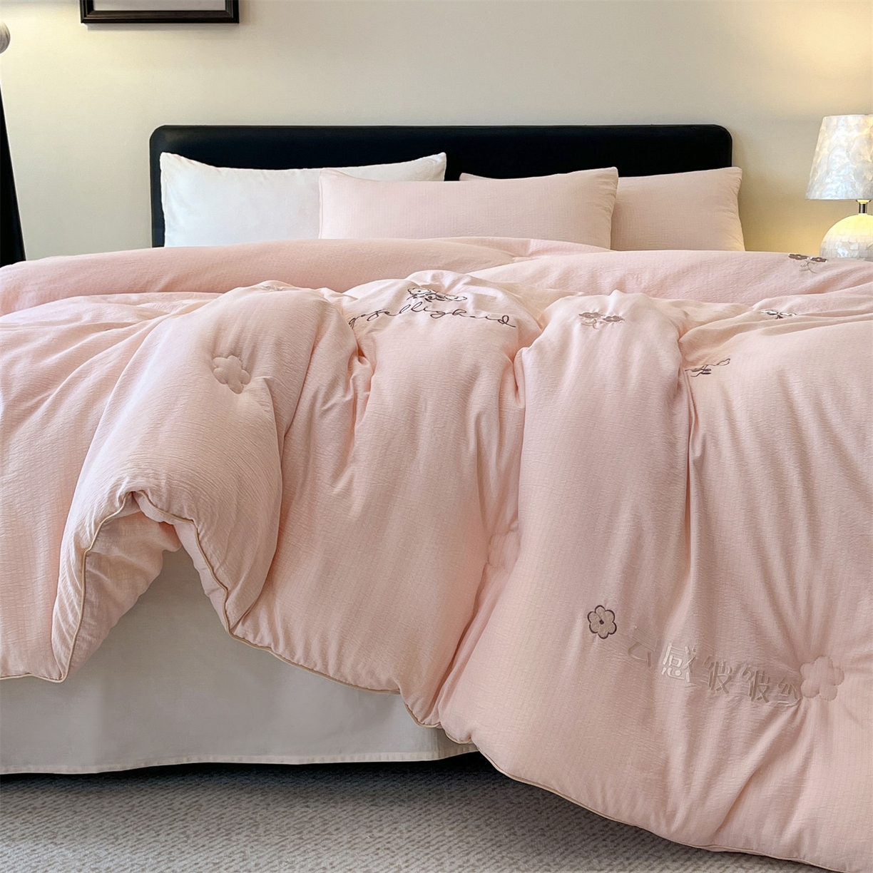 91家纺网 家纺一手货源 找家纺 宝士康家纺 2025新品麻绳款绣花皱皱被 春秋被/被芯/冬被/跨境外贸 粉色
