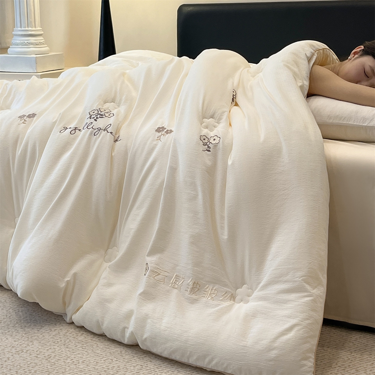 91家纺网 家纺一手货源 找家纺 宝士康家纺 2025新品麻绳款绣花皱皱被 春秋被/被芯/冬被/跨境外贸 白色