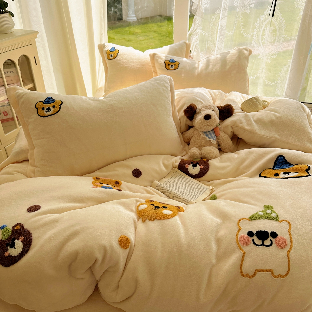 91家纺网 家纺一手货源 找家纺 （总）梵克保罗 2025新款A类牛奶绒毛巾绣四件套（包含买家秀）