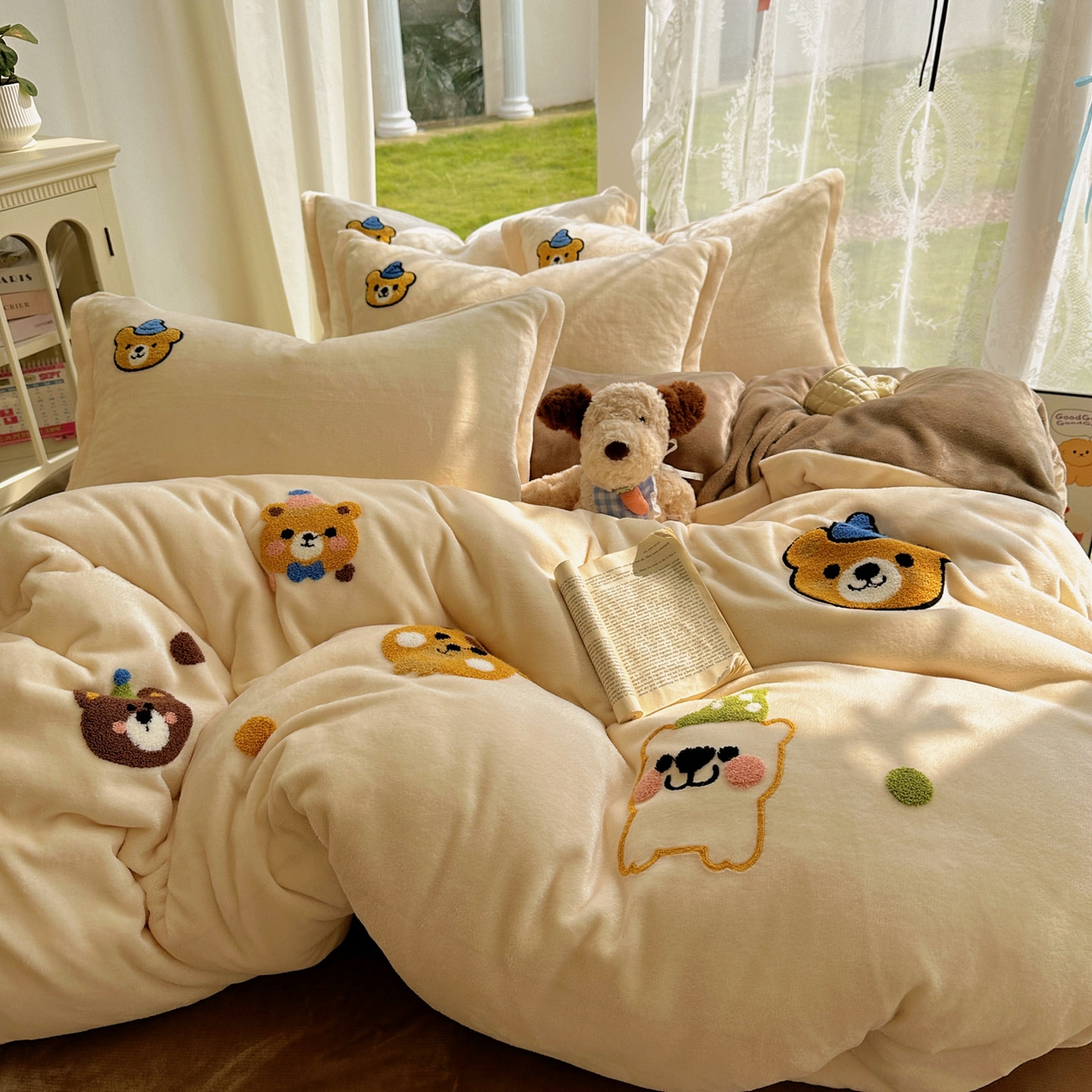 91家纺网 家纺一手货源 找家纺 （总）梵克保罗 2025新款A类牛奶绒毛巾绣四件套（包含买家秀）