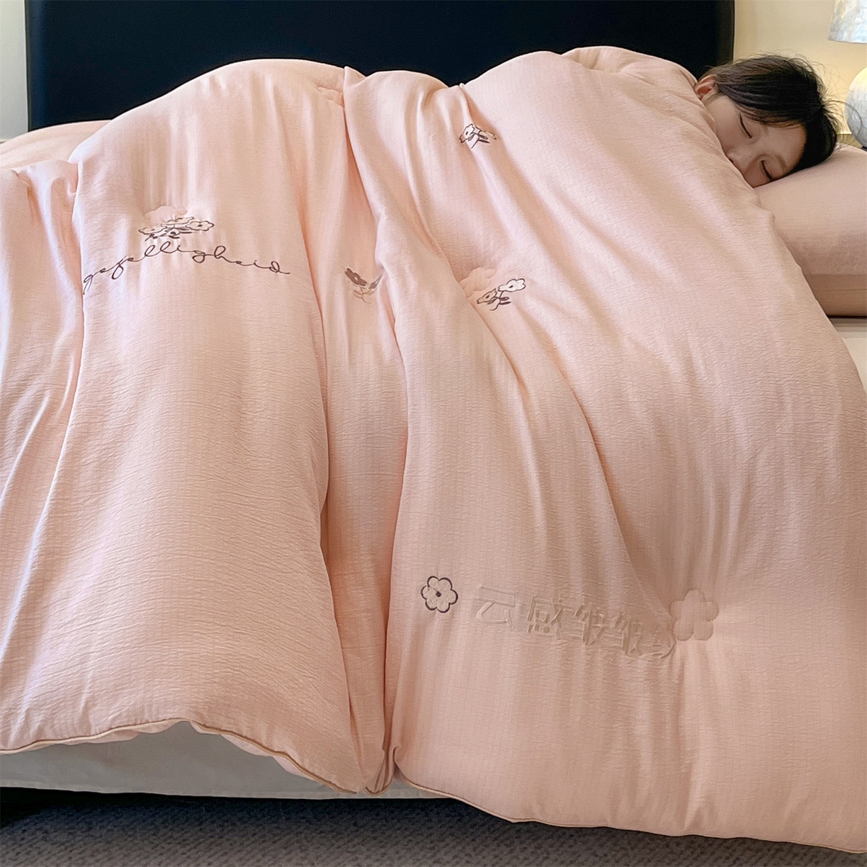 91家纺网 家纺一手货源 找家纺 （总）梵克保罗 2025新品麻绳款绣花皱皱被 春秋被/被芯/冬被/跨境外贸