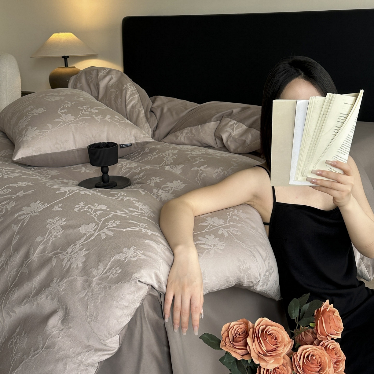 91家纺网 家纺一手货源 找家纺 宜代光年 2025新款厚织全棉大提花系列四件套 花影-浅咖