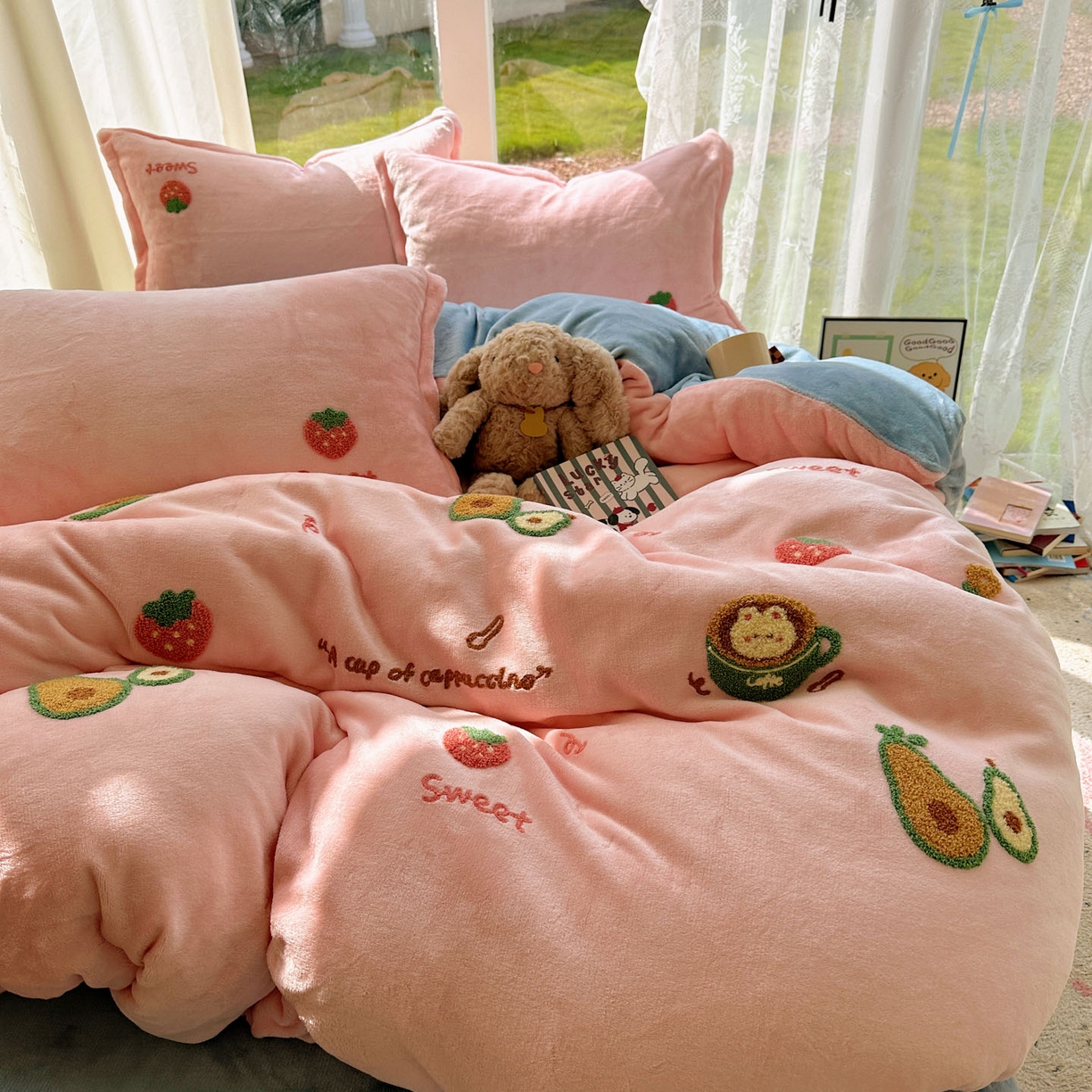 91家纺网 家纺一手货源 找家纺 （总）梵克保罗 2025新款A类牛奶绒毛巾绣四件套（包含买家秀）