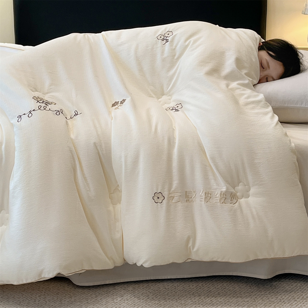 91家纺网 家纺一手货源 找家纺 梵克保罗 2025新品麻绳款绣花皱皱被 春秋被/被芯/冬被/跨境外贸 白色