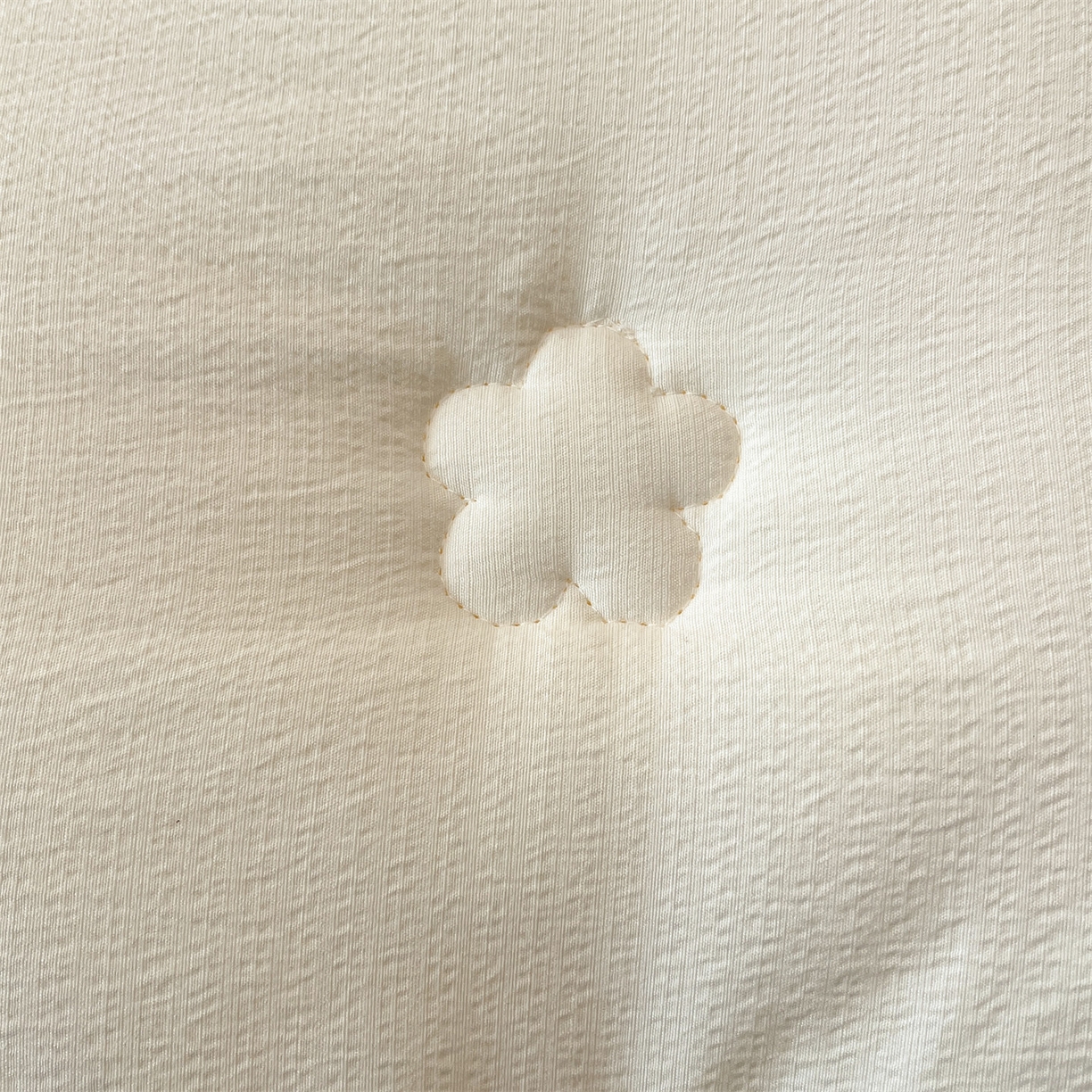 91家纺网 家纺一手货源 找家纺 梵克保罗 2025新品麻绳款绣花皱皱被 春秋被/被芯/冬被/跨境外贸 白色