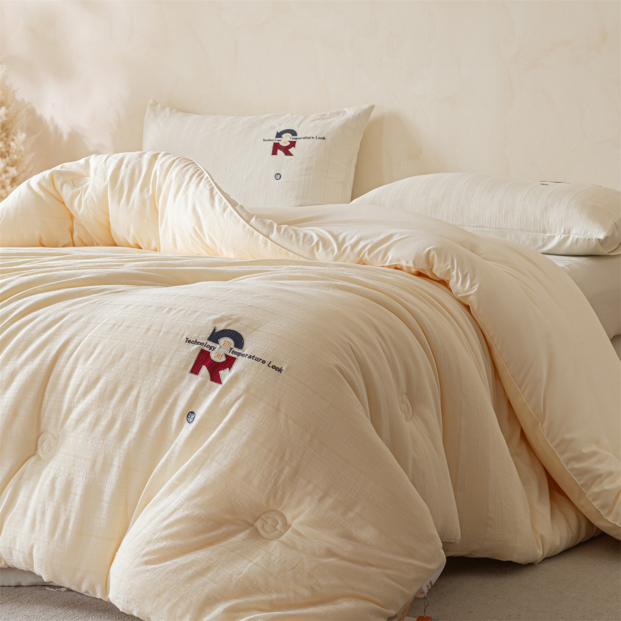 91家纺网 家纺一手货源 找家纺 （总）宝士康家纺 2025新品提花锁温秋冬被/被芯/冬被/跨境外贸