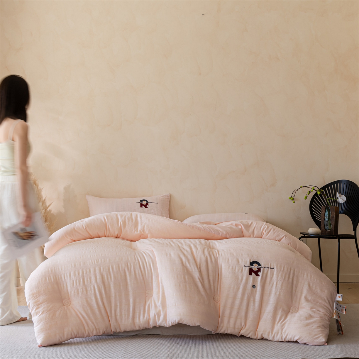 91家纺网 家纺一手货源 找家纺 宝士康家纺 2025新品提花锁温秋冬被/被芯/冬被/跨境外贸 粉色