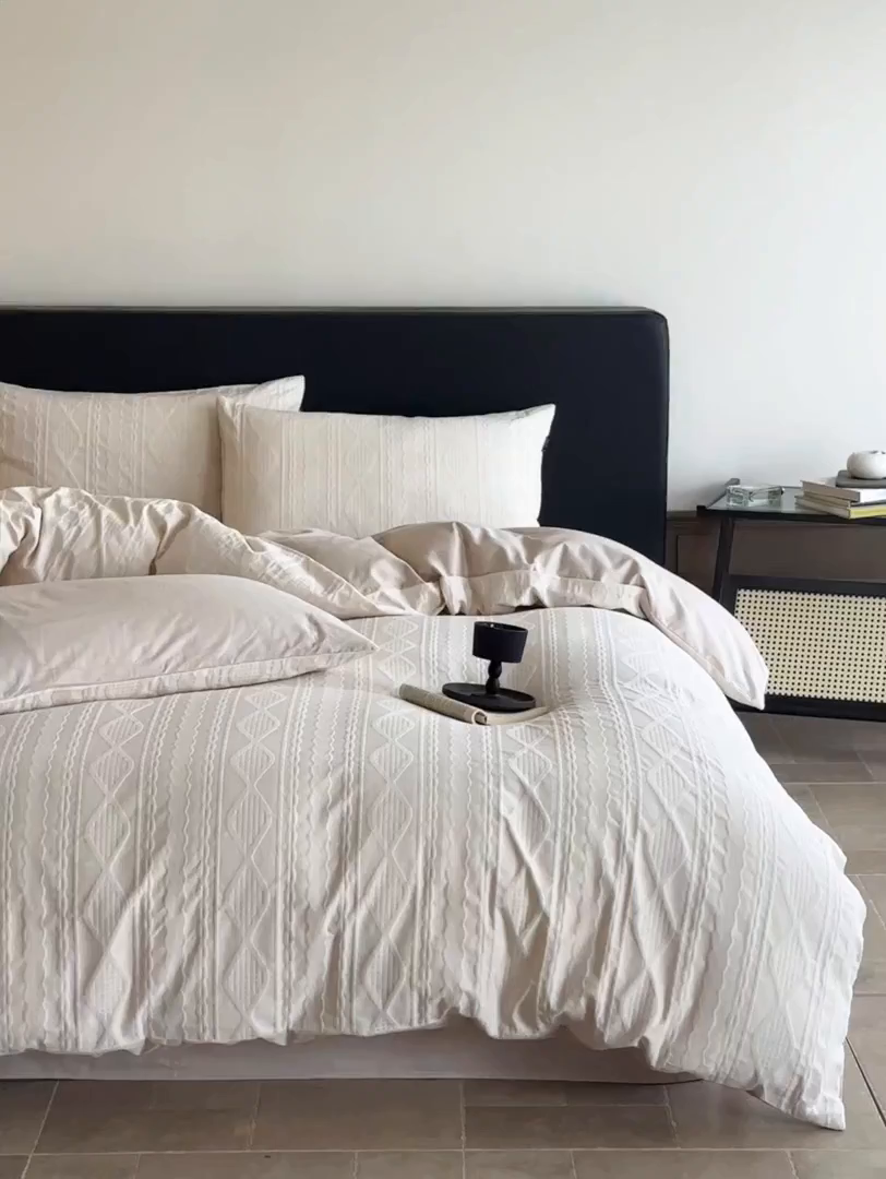 91家纺网 家纺一手货源 找家纺 宜代光年 2025新款厚织全棉大提花系列四件套 阳光少年-奶白