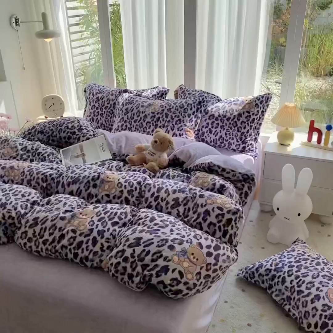 91家纺网 家纺一手货源 找家纺 （总）梵克保罗 2025新款A类高克重牛奶绒印花四件套（包含买家秀）