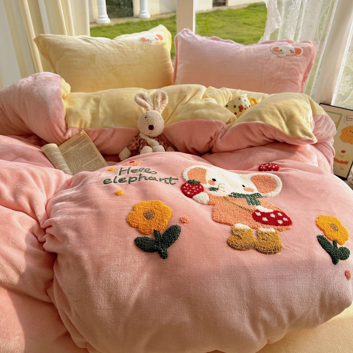 91家纺网 家纺一手货源 找家纺 （总）梵克保罗 2025新款A类牛奶绒毛巾绣四件套（包含买家秀）