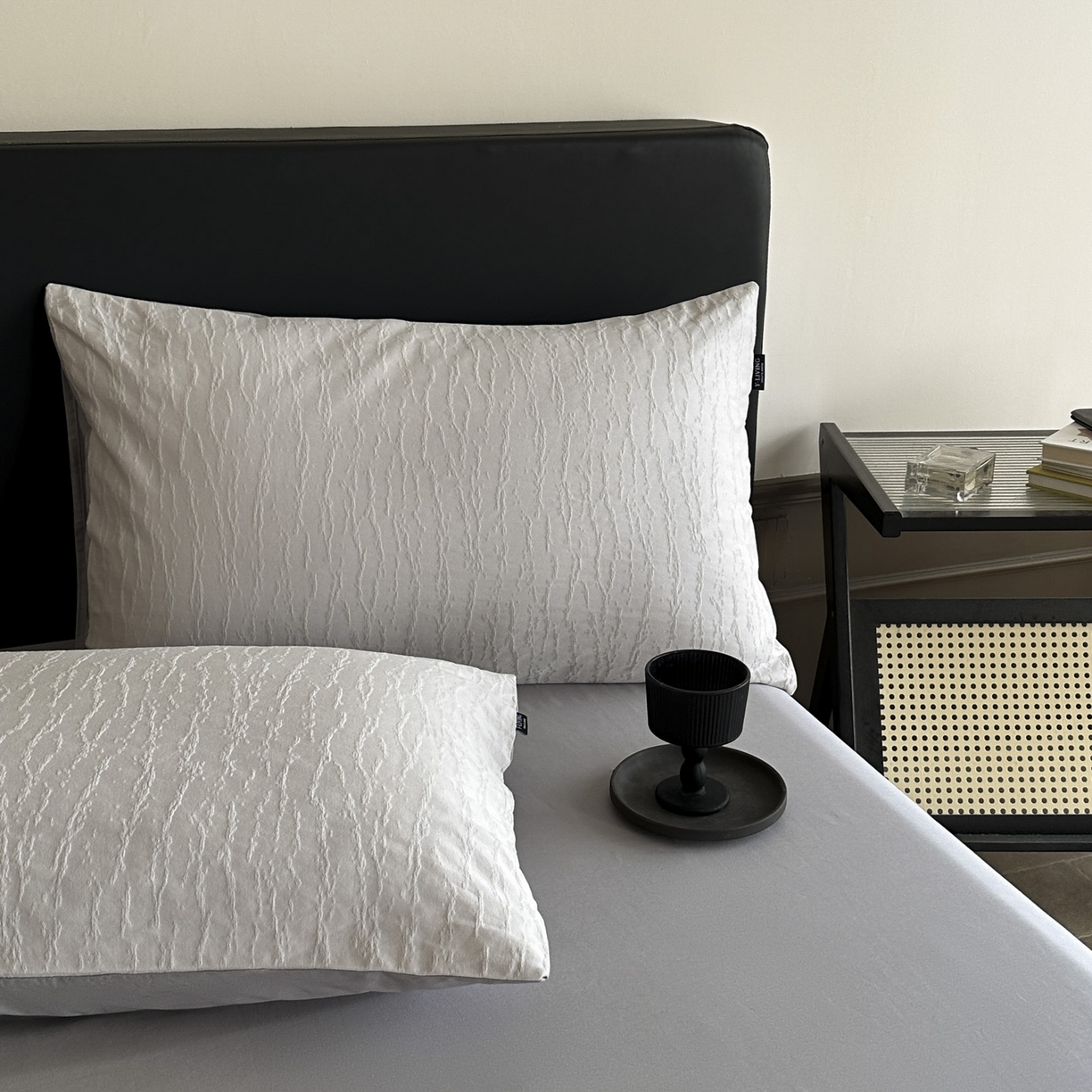 91家纺网 家纺一手货源 找家纺 宜代光年 2025新款厚织全棉大提花系列四件套 雨迢迢-紫灰