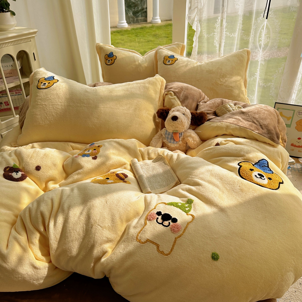 91家纺网 家纺一手货源 找家纺 梵克保罗 2025新款A类牛奶绒毛巾绣四件套（包含买家秀） 趣味熊-黄+咖