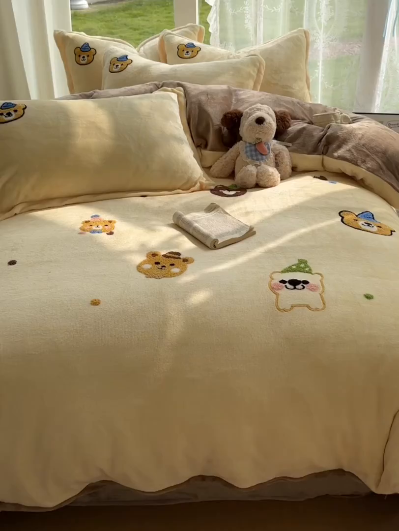 91家纺网 家纺一手货源 找家纺 梵克保罗 2025新款A类牛奶绒毛巾绣四件套（包含买家秀） 趣味熊-黄+咖