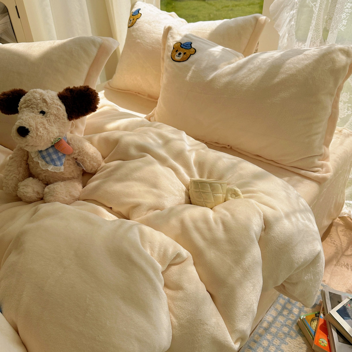 91家纺网 家纺一手货源 找家纺 梵克保罗 2025新款A类牛奶绒毛巾绣四件套（包含买家秀） 趣味熊-奶白