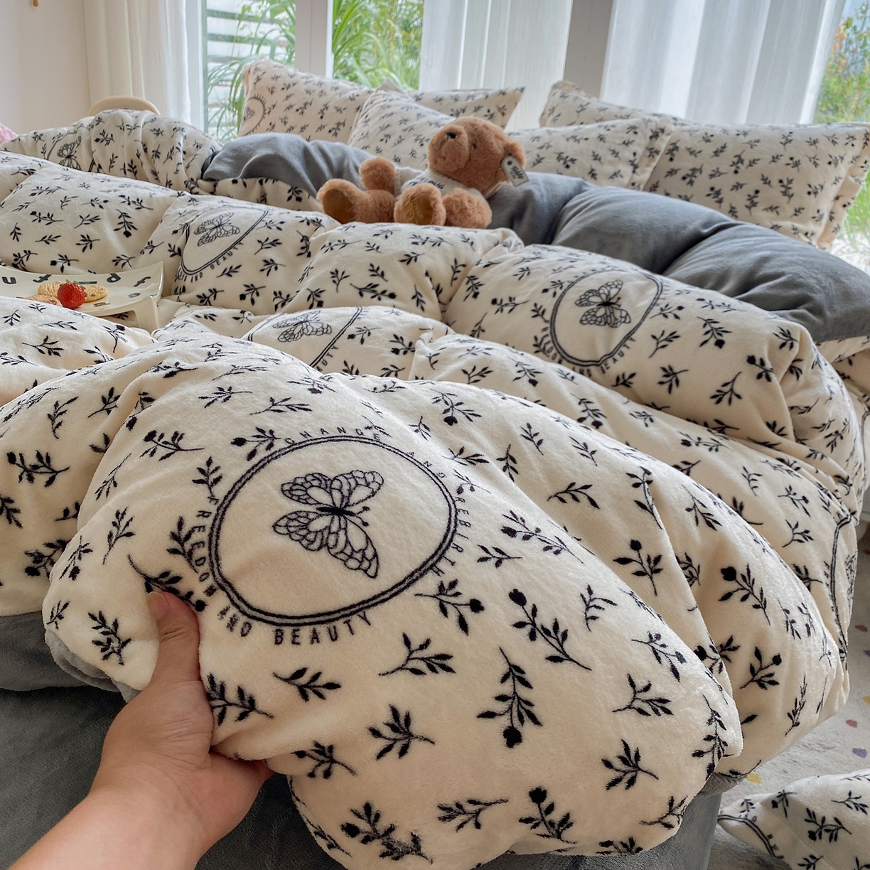 91家纺网 家纺一手货源 找家纺 （总）梵克保罗 2025新款A类高克重牛奶绒印花四件套（包含买家秀）