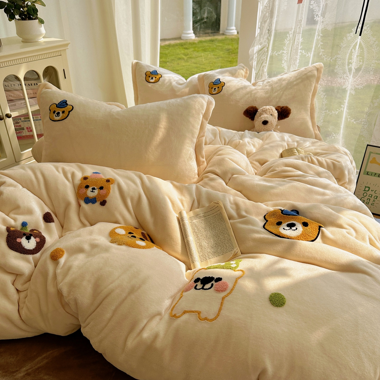 91家纺网 家纺一手货源 找家纺 梵克保罗 2025新款A类牛奶绒毛巾绣四件套（包含买家秀） 趣味熊-奶白+咖