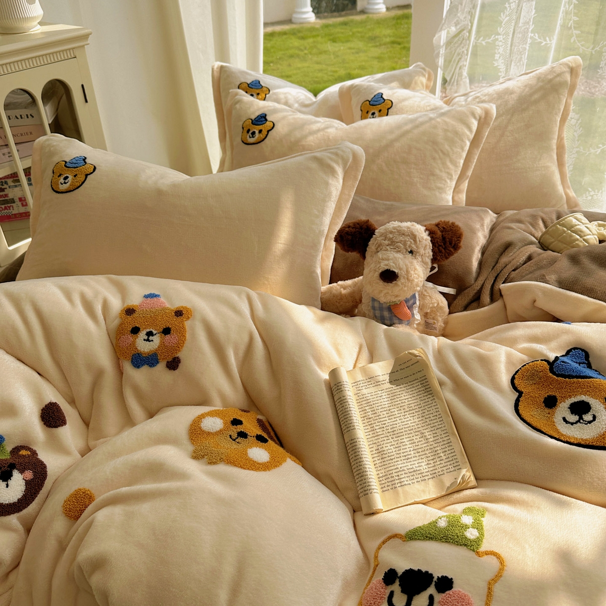 91家纺网 家纺一手货源 找家纺 梵克保罗 2025新款A类牛奶绒毛巾绣四件套（包含买家秀） 趣味熊-奶白+咖