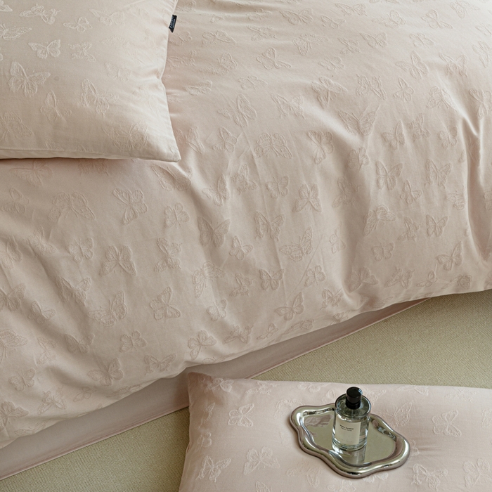 91家纺网 家纺一手货源 找家纺 宜代光年 2025新款厚织全棉大提花系列四件套 蝶梦悠悠-浅粉