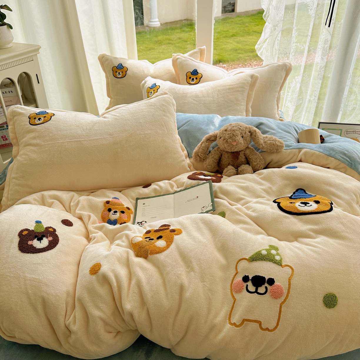 梵克保罗 2025新款A类牛奶绒毛巾绣四件套（包含买家秀） 趣味熊-奶白+蓝