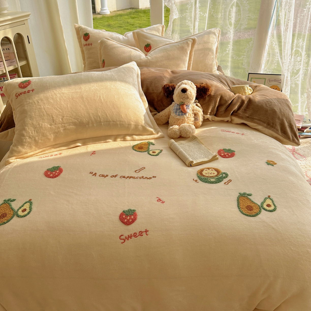 91家纺网 家纺一手货源 找家纺 梵克保罗 2025新款A类牛奶绒毛巾绣四件套（包含买家秀） 水果派奶白+咖