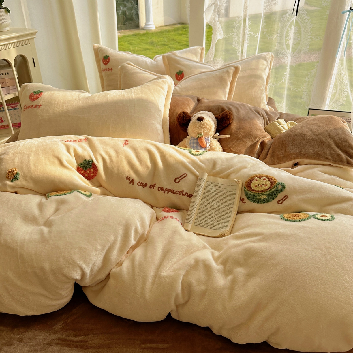 91家纺网 家纺一手货源 找家纺 梵克保罗 2025新款A类牛奶绒毛巾绣四件套（包含买家秀） 水果派奶白+咖