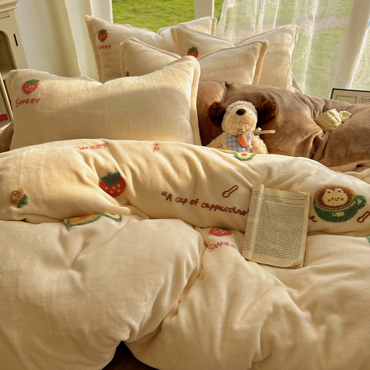 91家纺网 家纺一手货源 找家纺 梵克保罗 2025新款A类牛奶绒毛巾绣四件套（包含买家秀） 水果派奶白+咖