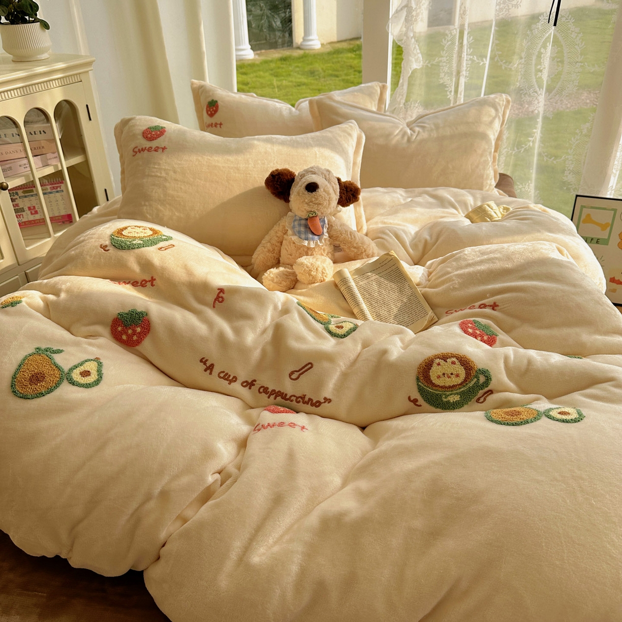 91家纺网 家纺一手货源 找家纺 梵克保罗 2025新款A类牛奶绒毛巾绣四件套（包含买家秀） 水果派奶白+咖