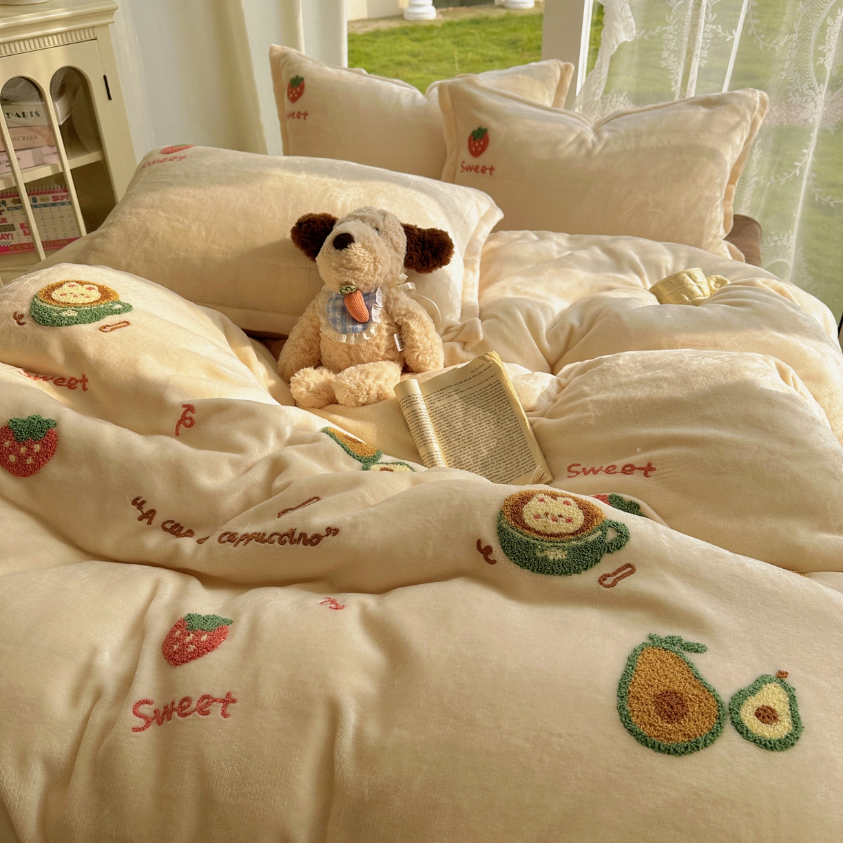 91家纺网 家纺一手货源 找家纺 梵克保罗 2025新款A类牛奶绒毛巾绣四件套（包含买家秀） 水果派奶白+咖