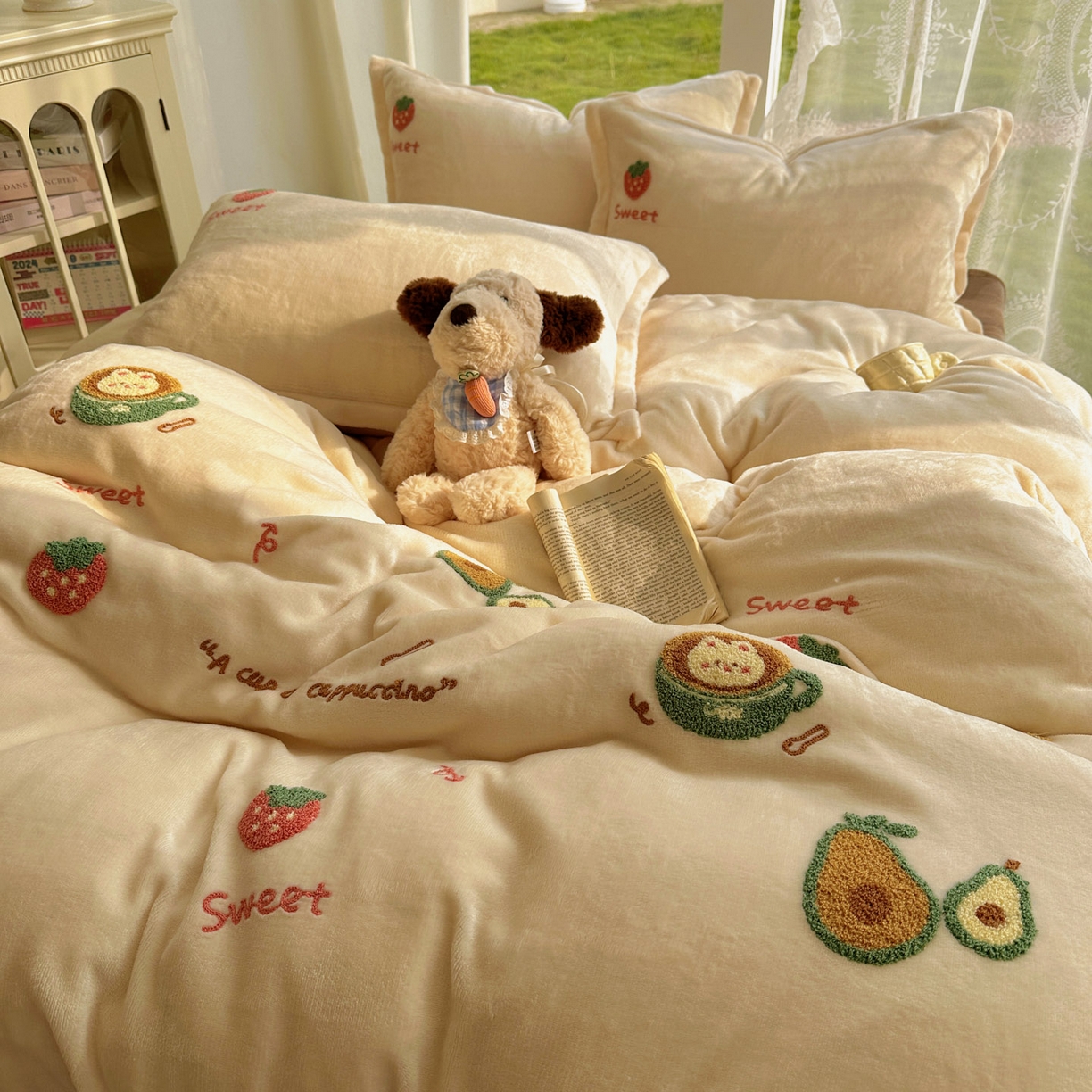 91家纺网 家纺一手货源 找家纺 梵克保罗 2025新款A类牛奶绒毛巾绣四件套（包含买家秀） 水果派奶白+咖