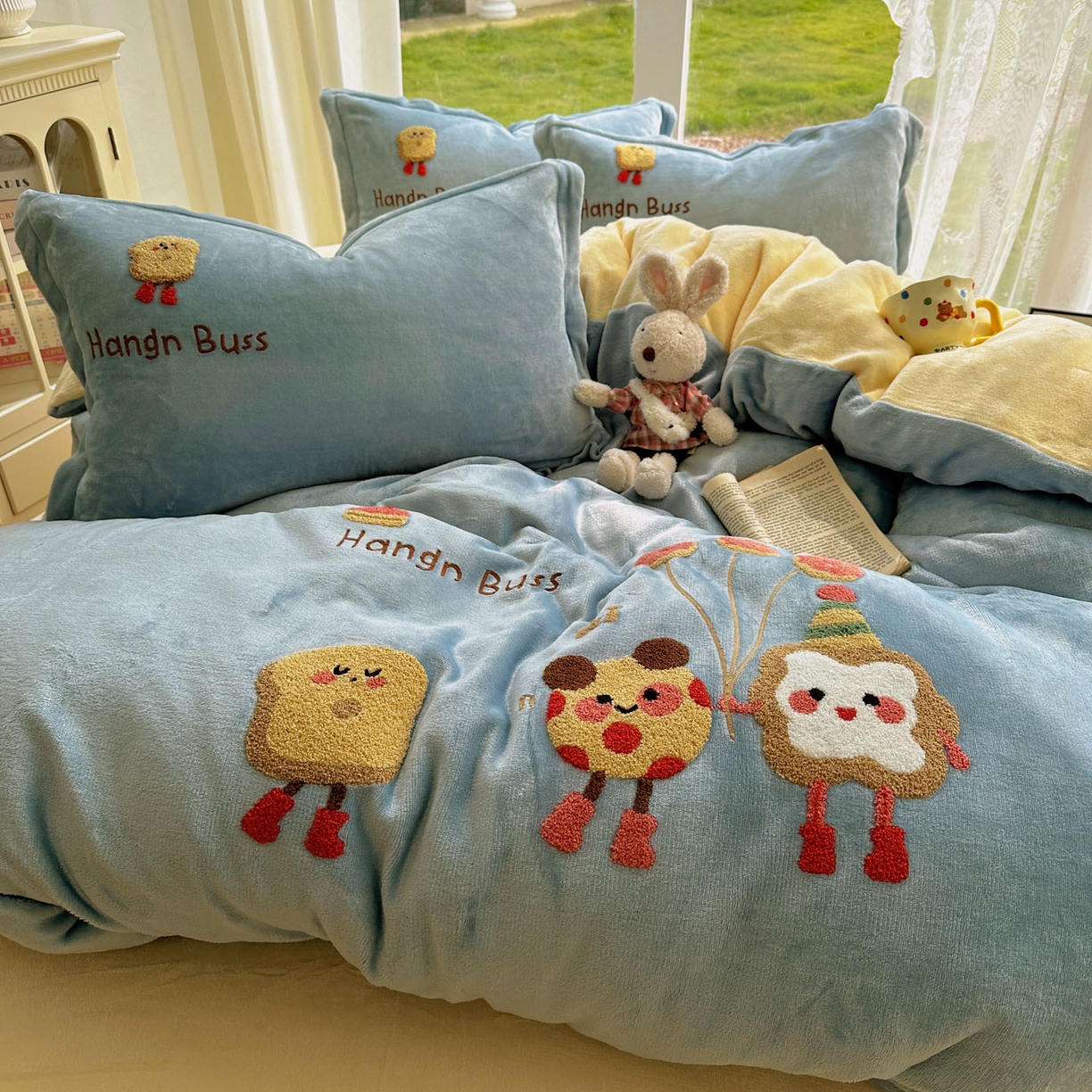 91家纺网 家纺一手货源 找家纺 梵克保罗 2025新款A类牛奶绒毛巾绣四件套（包含买家秀） 甜心奶酪蓝+黄