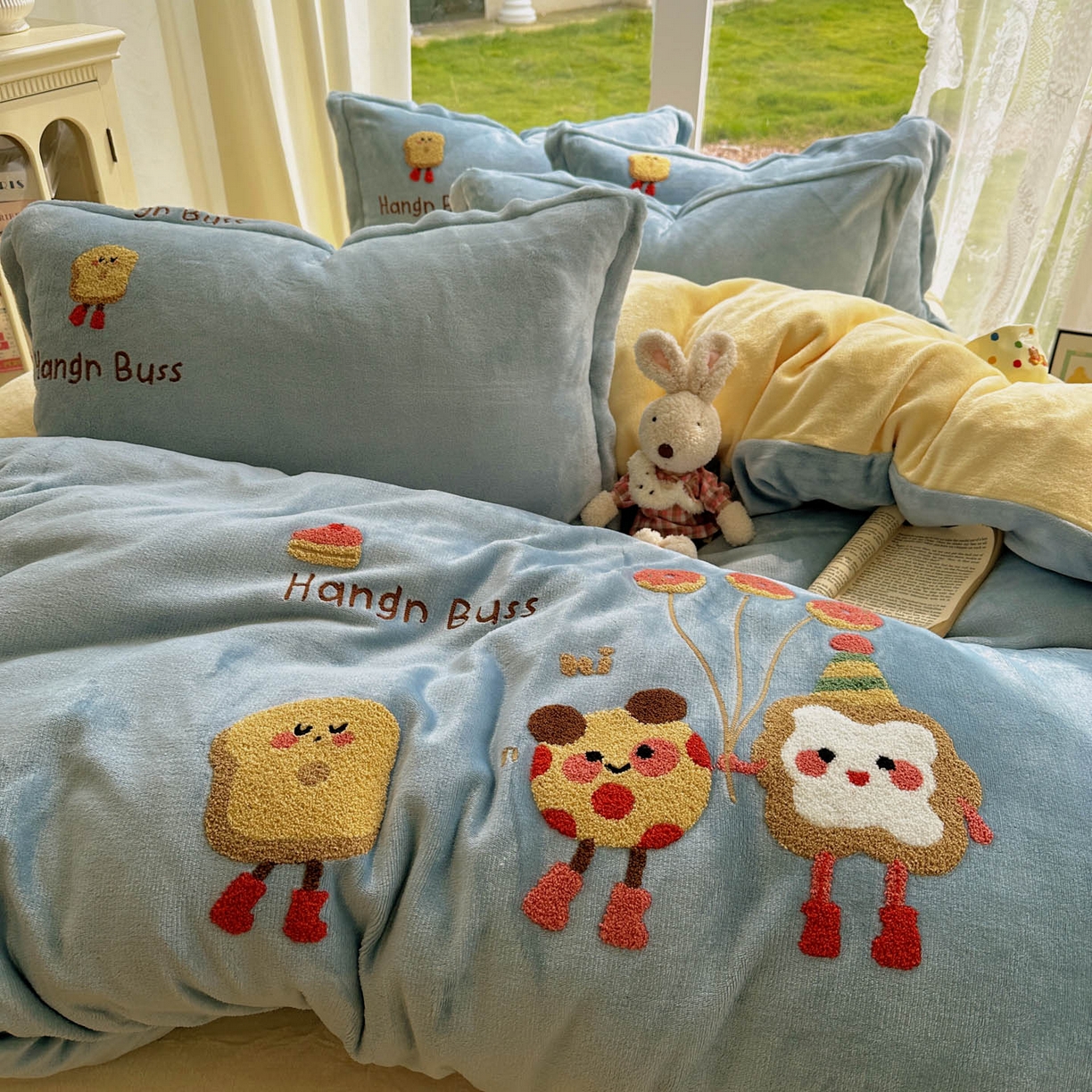 91家纺网 家纺一手货源 找家纺 梵克保罗 2025新款A类牛奶绒毛巾绣四件套（包含买家秀） 甜心奶酪蓝+黄