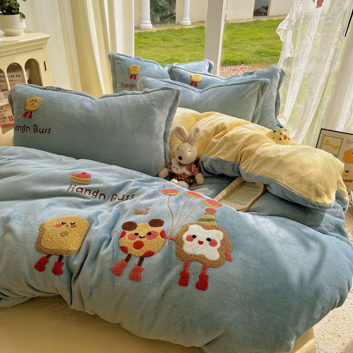 91家纺网 家纺一手货源 找家纺 梵克保罗 2025新款A类牛奶绒毛巾绣四件套（包含买家秀） 甜心奶酪蓝+黄