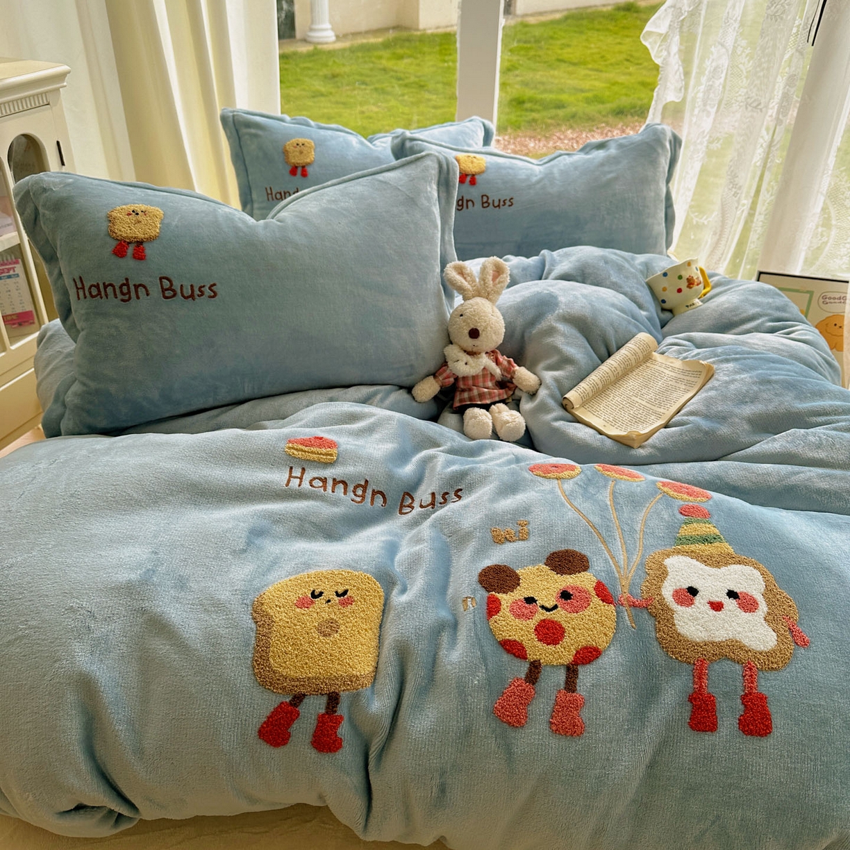 91家纺网 家纺一手货源 找家纺 梵克保罗 2025新款A类牛奶绒毛巾绣四件套（包含买家秀） 甜心奶酪蓝+黄