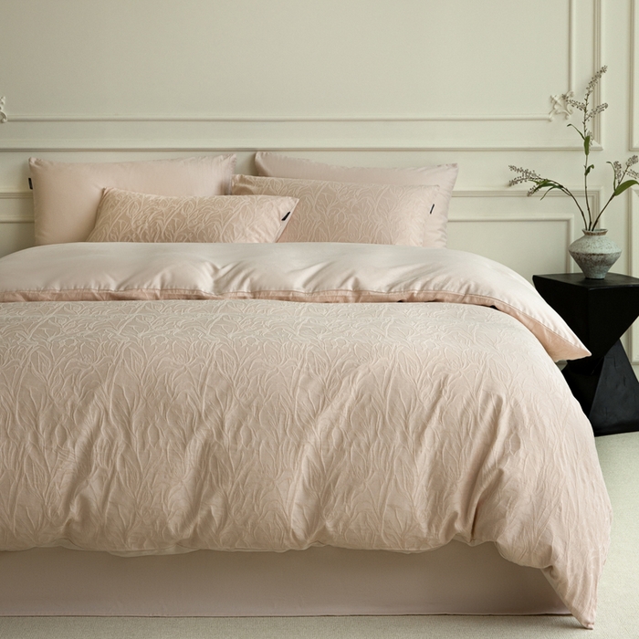 91家纺网 家纺一手货源 找家纺 宜代光年 2025新款厚织全棉大提花系列四件套 蜜语