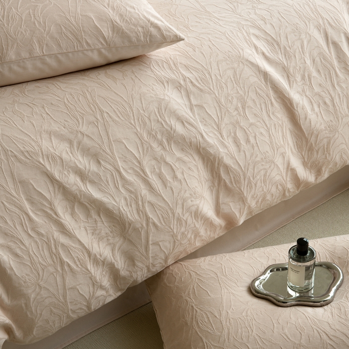 91家纺网 家纺一手货源 找家纺 宜代光年 2025新款厚织全棉大提花系列四件套 蜜语