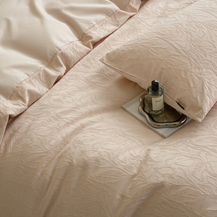 91家纺网 家纺一手货源 找家纺 宜代光年 2025新款厚织全棉大提花系列四件套 蜜语