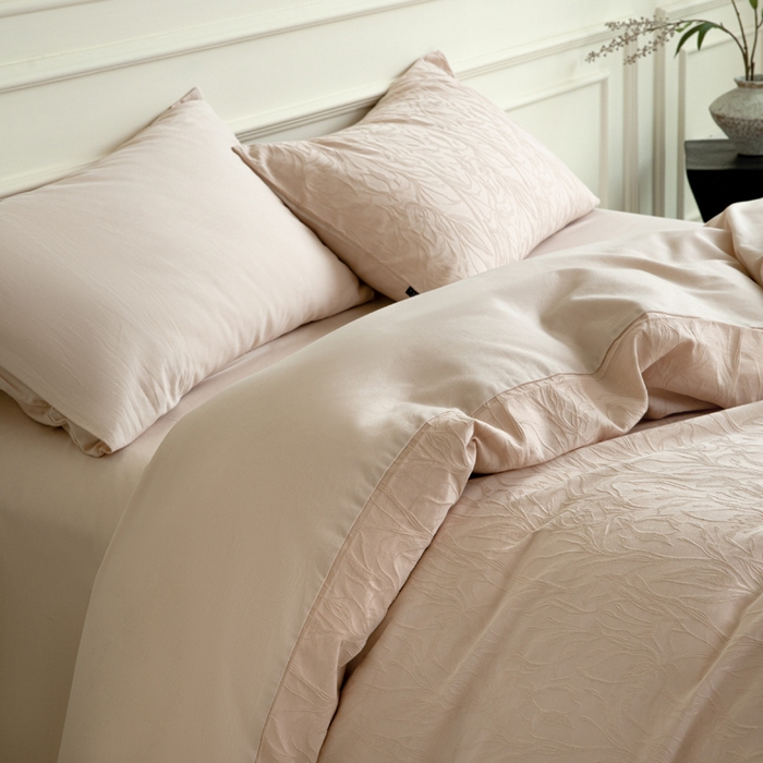 91家纺网 家纺一手货源 找家纺 宜代光年 2025新款厚织全棉大提花系列四件套 蜜语