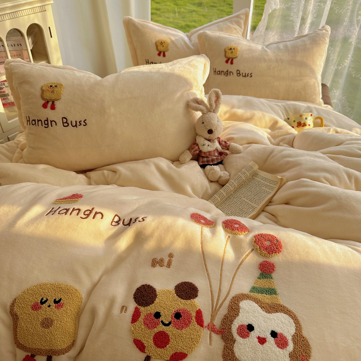 91家纺网 家纺一手货源 找家纺 梵克保罗 2025新款A类牛奶绒毛巾绣四件套（包含买家秀） 甜心奶酪奶白+咖