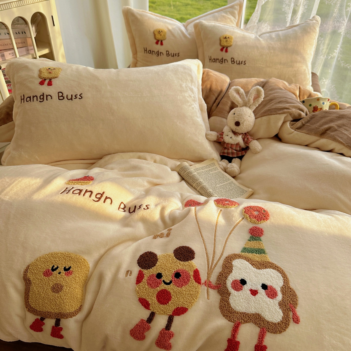 91家纺网 家纺一手货源 找家纺 梵克保罗 2025新款A类牛奶绒毛巾绣四件套（包含买家秀） 甜心奶酪奶白+咖