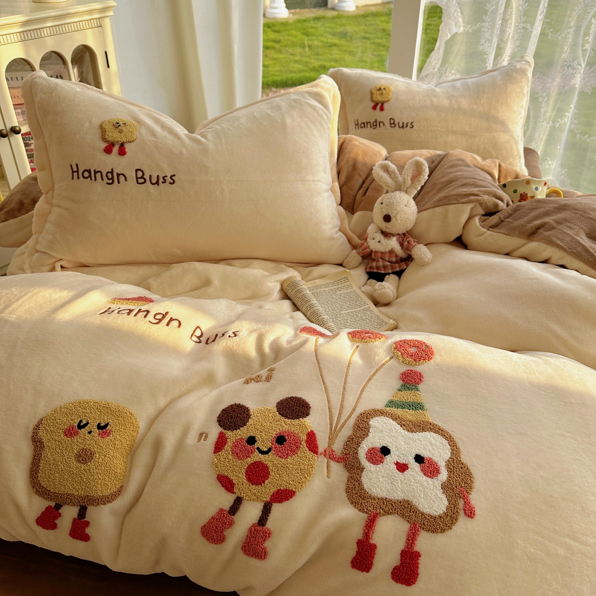 91家纺网 家纺一手货源 找家纺 梵克保罗 2025新款A类牛奶绒毛巾绣四件套（包含买家秀） 甜心奶酪奶白+咖