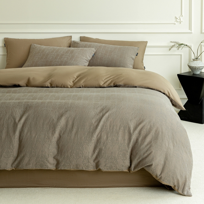 91家纺网 家纺一手货源 找家纺 宜代光年 2025新款厚织全棉大提花系列四件套 西塔-深咖