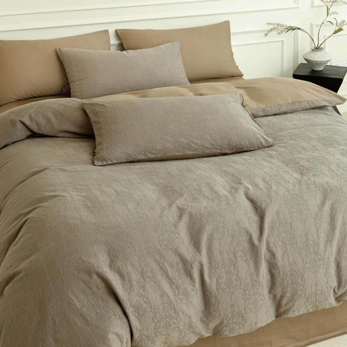 91家纺网 家纺一手货源 找家纺 宜代光年 2025新款厚织全棉大提花系列四件套 西塔-深咖