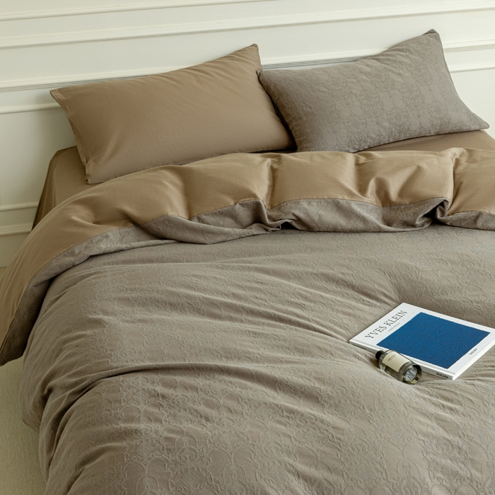 91家纺网 家纺一手货源 找家纺 宜代光年 2025新款厚织全棉大提花系列四件套 西塔-深咖