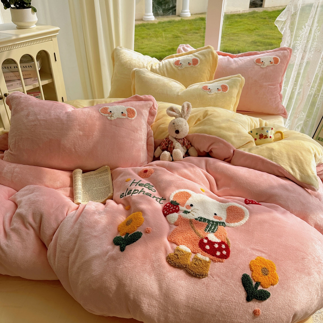 91家纺网 家纺一手货源 找家纺 梵克保罗 2025新款A类牛奶绒毛巾绣四件套（包含买家秀） 小象草莓园